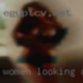Women looking Campo